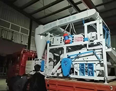 谷子精選機40M 型設(shè)備裝車發(fā)貨